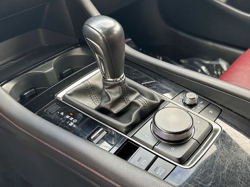 Used 2024 MAZDA MAZDA3 s image 27