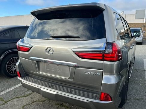Used 2021 Lexus LX 570 4WD w/ Luxury Package image 4