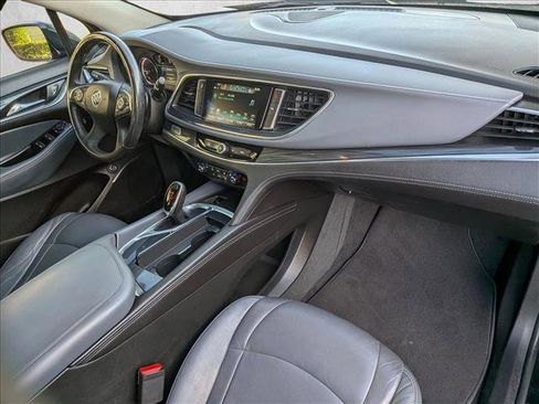 Used 2019 Buick Enclave Essence FWD image 18