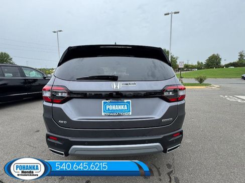 New 2025 Honda Pilot Touring image 4