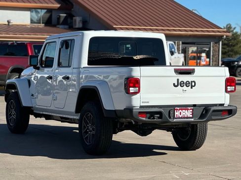 New 2026 Jeep Gladiator Sport image 5
