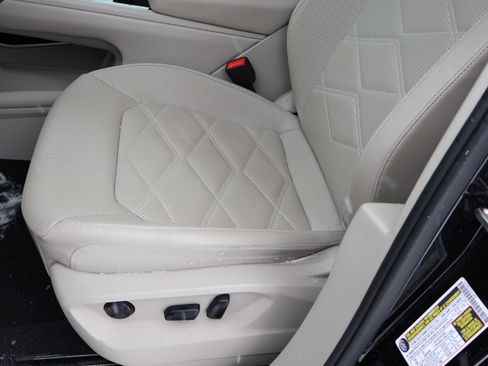 Used 2024 Volkswagen Atlas SE image 38