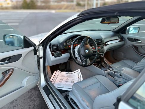 Used 2005 BMW 325Ci Convertible image 9