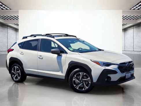 Certified 2025 Subaru Crosstrek 2.5i Premium AWD/4WD image 2