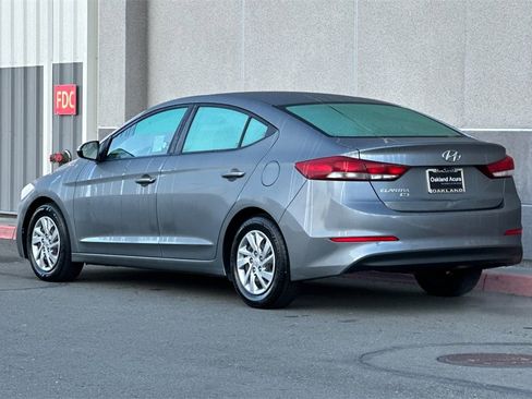 Used 2018 Hyundai Elantra SE image 6