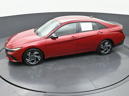 Certified 2025 Hyundai Elantra Sport image 39