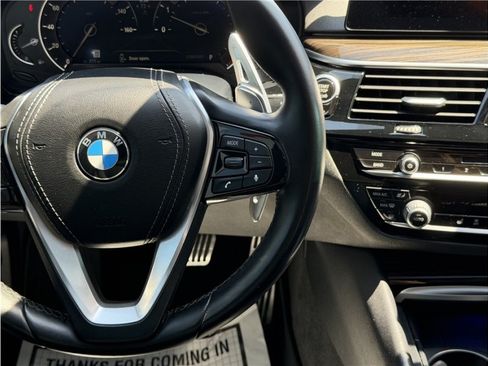 Used 2018 BMW 540i w/ Premium Package RWD image 36