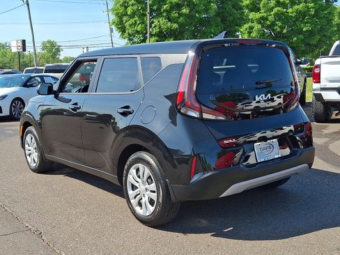 Used 2025 Kia Soul LX FWD image 6