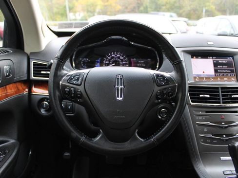 Used 2019 Lincoln MKT AWD image 41