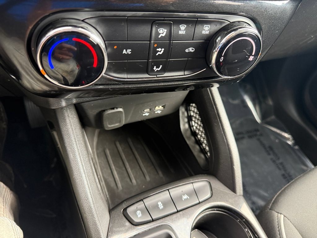 Used 2025 Chevrolet TrailBlazer LT FWD image 19