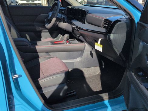 New 2026 Nissan Kicks SR w/ Cold Weather Package image 19