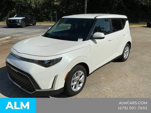 Used 2025 Kia Soul LX w/ LX Technology Package FWD image 1