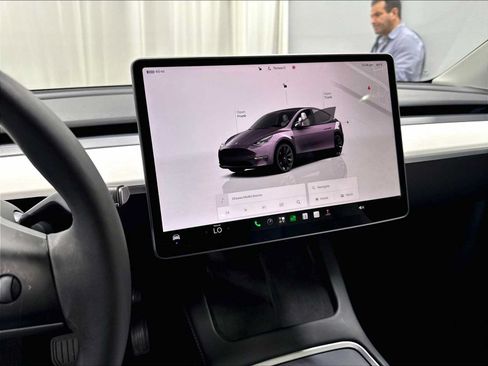 Used 2023 Tesla Model Y Long Range AWD/4WD image 18