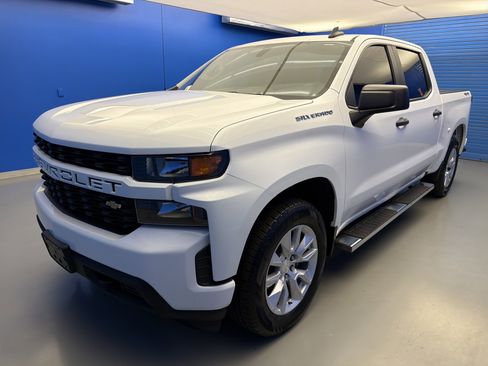 Used 2021 Chevrolet Silverado 1500 Custom AWD/4WD image 4
