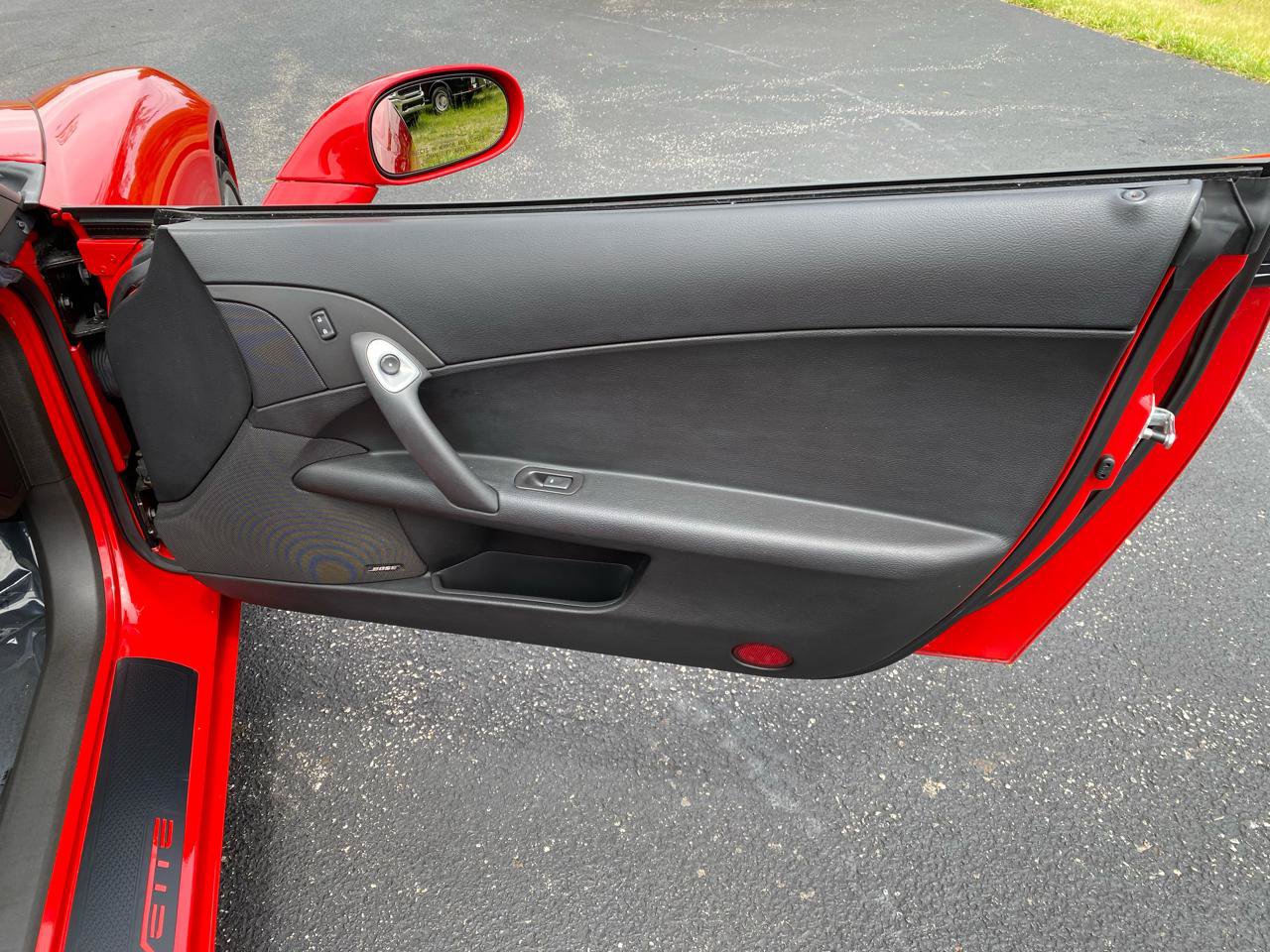Used 2005 Chevrolet Corvette Convertible w/ Preferred Equipment Group RWD image 23