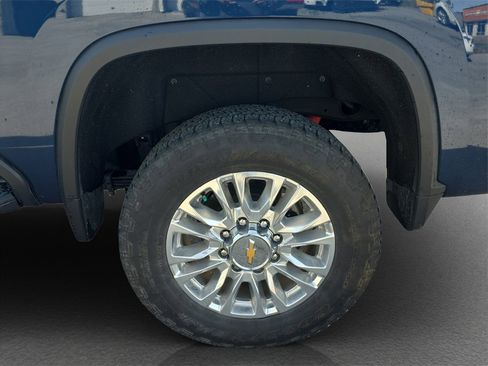 Used 2021 Chevrolet Silverado 2500 High Country w/ Z71 Off-Road Package image 5