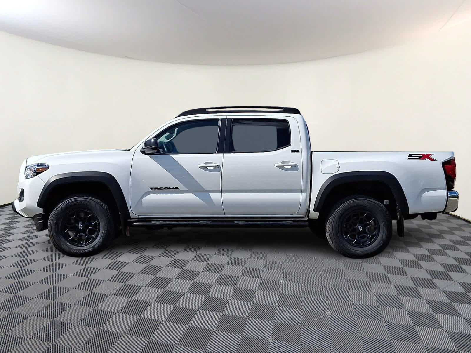 Certified 2023 Toyota Tacoma SR5 w/ SX Package AWD/4WD image 9