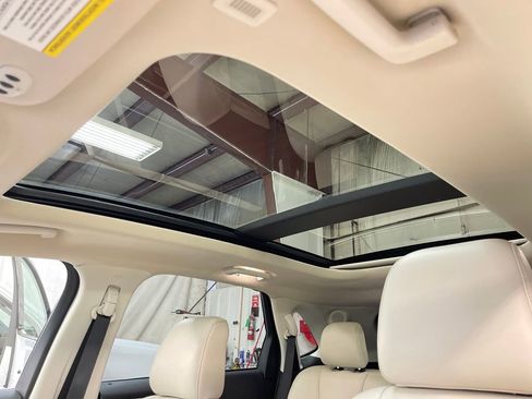 Used 2020 Ford Edge Titanium AWD/4WD image 13