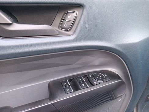 New 2025 Ford Maverick XL image 12