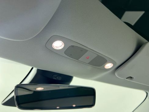 Used 2018 Tesla Model 3 Long Range image 18