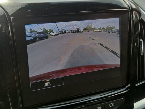 Used 2023 Chevrolet Traverse LT AWD/4WD image 38