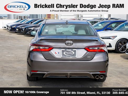 Used 2021 Toyota Camry SE image 6