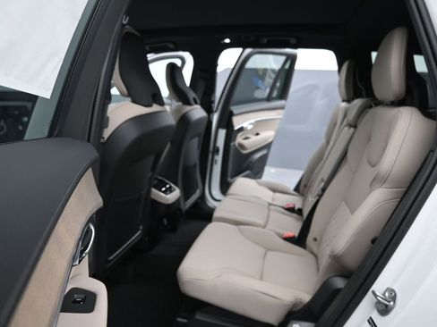 New 2026 Volvo XC90 B6 Plus w/ Protection Package Premier AWD/4WD image 21