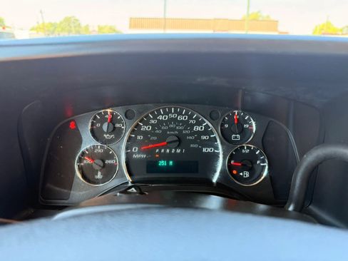 Used 2016 Chevrolet Express 2500 w/ Cold Climate Package RWD image 11