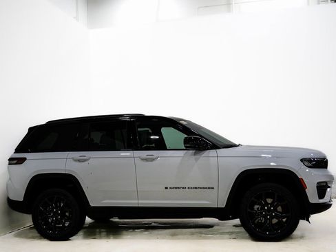 New 2025 Jeep Grand Cherokee Limited image 5