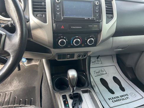 Used 2015 Toyota Tacoma PreRunner image 11