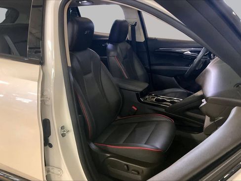 Used 2023 Buick Envision Essence w/ Sport Touring Package AWD/4WD image 8