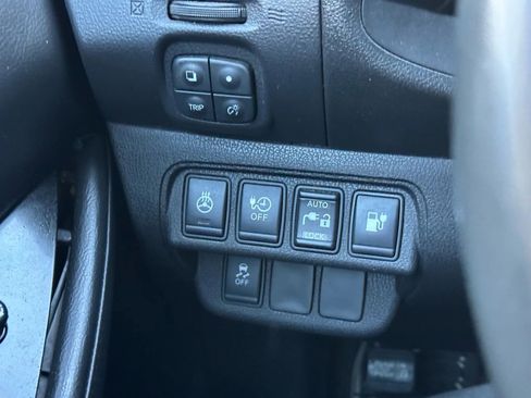 Used 2015 Nissan Leaf SL w/ Premium Package image 30