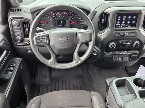 Used 2024 Chevrolet Silverado 1500 Custom Trail Boss w/ Dark Appearance Package AWD/4WD image 10