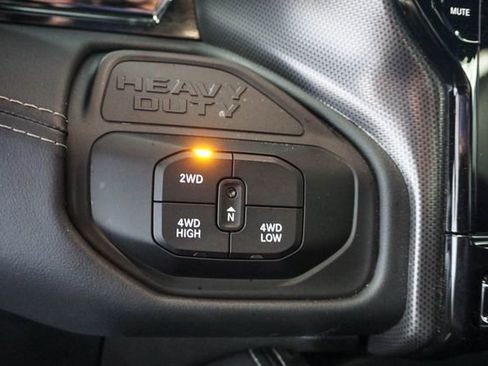 Used 2025 RAM 2500 Limited AWD/4WD image 18