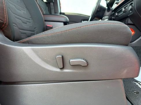 Used 2025 Nissan Frontier PRO-4X w/ Interior Protection Package AWD/4WD image 31