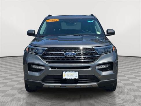 Used 2023 Ford Explorer XLT w/ Equipment Group 202A AWD/4WD image 2
