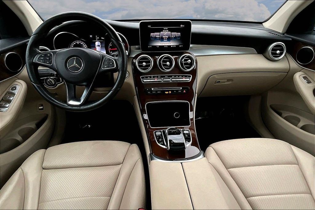 Used 2018 Mercedes-Benz GLC 300 4MATIC image 9