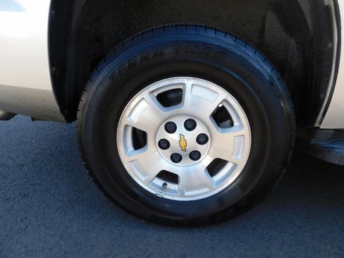 Used 2011 Chevrolet Tahoe LT image 24