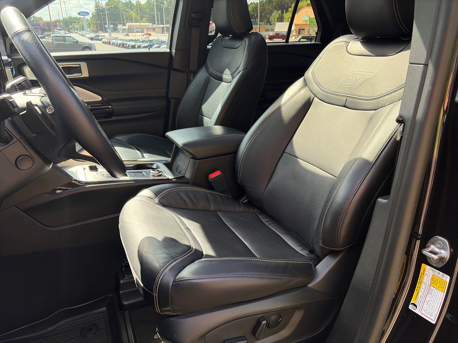 Used 2023 Ford Explorer ST w/ Technology Package AWD/4WD image 15