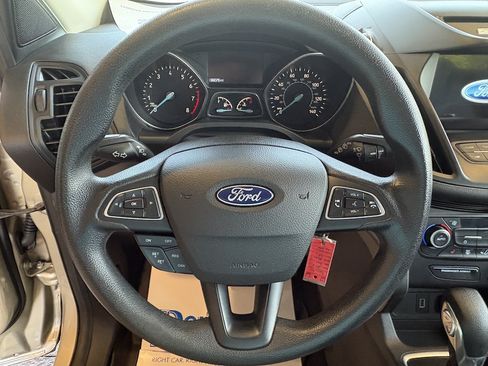 Used 2018 Ford Escape SE w/ SE Sync 3 Package FWD image 11