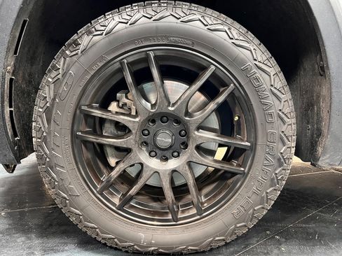 Used 2018 Volkswagen Atlas SEL image 25