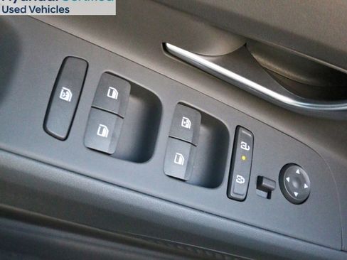 Certified 2025 Hyundai Elantra Sport image 23