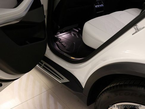 Certified 2024 BMW X5 xDrive40i w/ Premium Package image 30