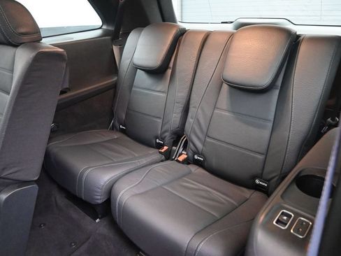 Used 2024 Mercedes-Benz GLS 450 4MATIC image 30