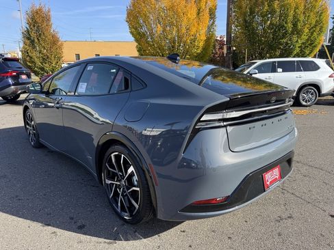 New 2026 Toyota Prius Plug-In Hybrid image 4