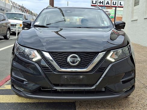Used 2022 Nissan Rogue Sport SV w/ Technology Package image 2