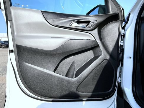 Used 2021 Chevrolet Equinox LS w/ LS Convenience Package FWD image 10