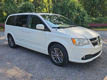 Used 2017 Dodge Grand Caravan SXT w/ Rear Park Assist Package