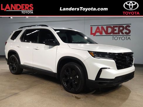 Used 2025 Honda Pilot Black Edition image 1