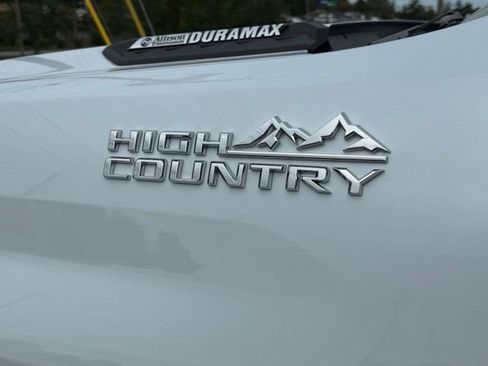 Used 2026 Chevrolet Silverado 3500 High Country w/ High Country Premium Package AWD/4WD image 9